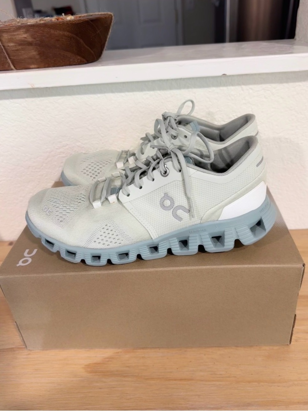 On Running Light Gray/White Mesh Running Shoes